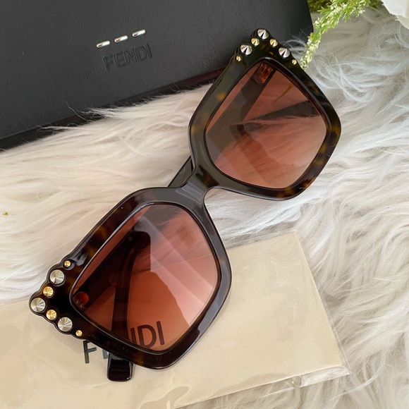 Authentic fendi 52mm Square Sunglasses - Picture 6 of 8